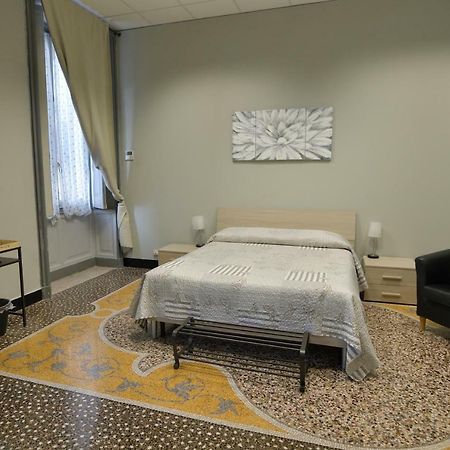 Check-Inn Rooms Genova Centro ภายนอก รูปภาพ